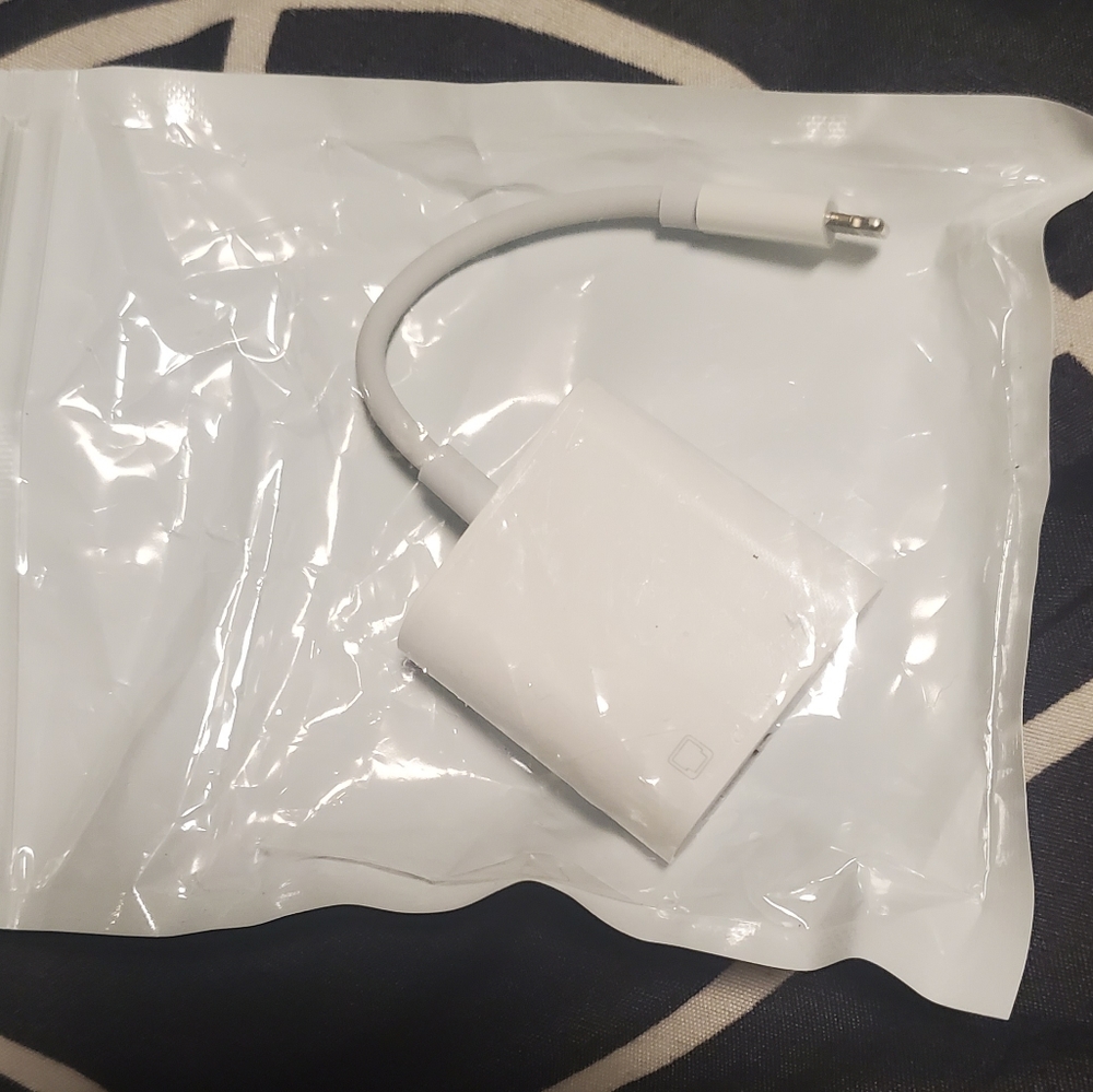 Mini display port to VGA Adapter